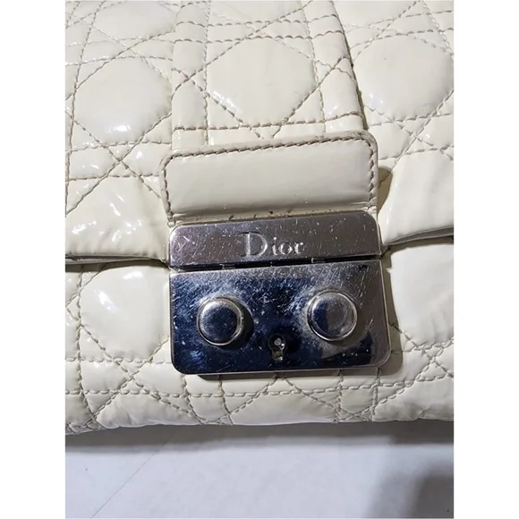 Authentic CHRISTIAN DIOR Lambskin Patent Cannage New Lock Flap Shoulder Bag - Picture 8 of 16